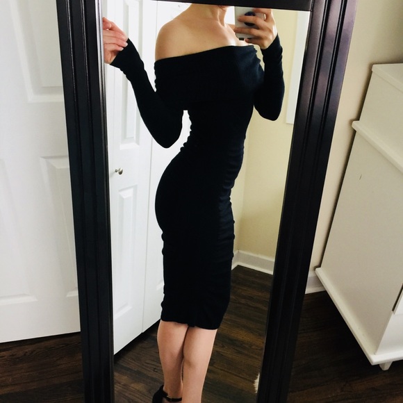 Express Dresses & Skirts - NEW Express Off Shoulder Long Sleeve Midi Dress